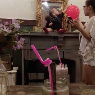 Không gian- Nice+ Coffee & Pictures - Cafe Phim Trường