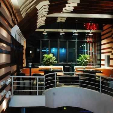 Không gian- 21° N Club Cafe