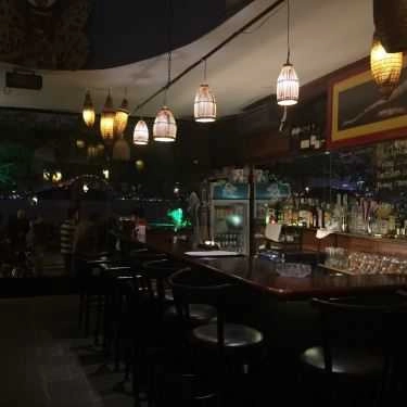 Không gian- 21° N Club Cafe