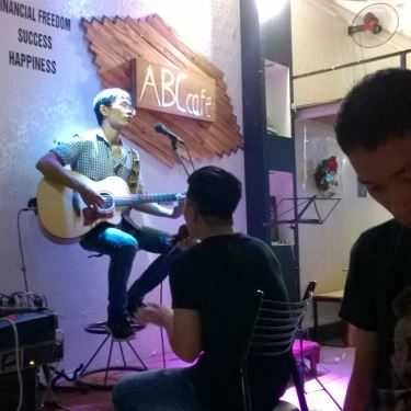Không gian- ABC Cafe - Tạ Quang Bửu