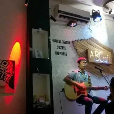 Không gian- ABC Cafe - Tạ Quang Bửu