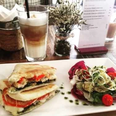 Professional- EMM's - Cafe & Kitchen
