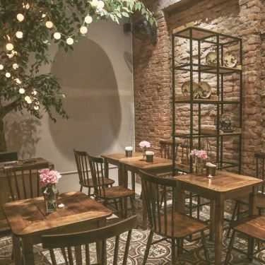 Không gian- HạtA Cafe