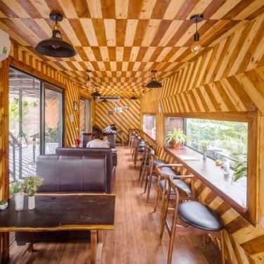 Không gian- Còng Cafe & Fastfood