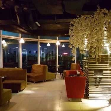 Professional- Cafe Hexa Club