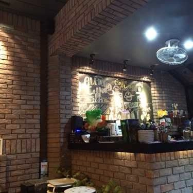 Không gian- Almond Cafe
