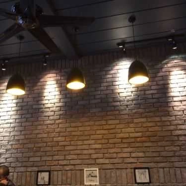 Không gian- Almond Cafe