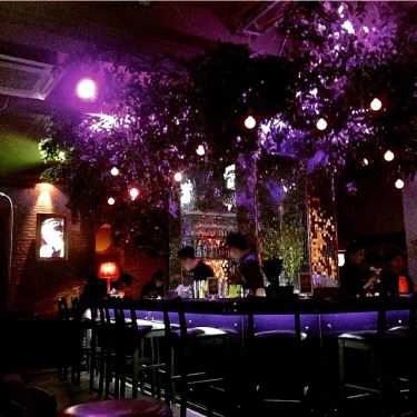 Không gian- Ấy Cafe