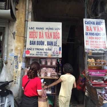 Không gian- Ăn vặt Bà Vân Béo - Lạc Rang Húng Lìu