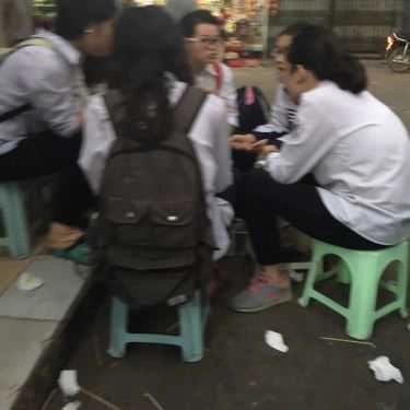 Tổng hợp- Ăn vặt Bánh Gà Thần Thánh - 172 Hồng Mai