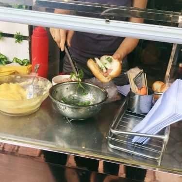 Không gian- Ăn vặt Bánh Mì Sài Gòn