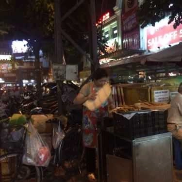 Không gian- Ăn vặt Bánh Mì Thịt Xiên - Chợ Hàng Da