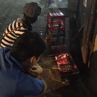 Không gian- Ăn vặt Bánh Mì Thịt Xiên Nướng - Chùa Láng