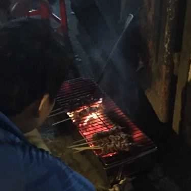 Không gian- Ăn vặt Bánh Mì Thịt Xiên Nướng - Chùa Láng