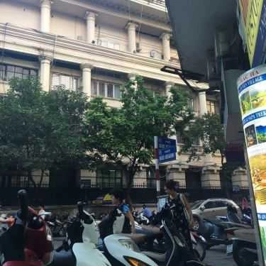 Không gian- Ăn vặt Bánh Mì Thịt Xiên Nướng - Ngõ Bảo Khánh