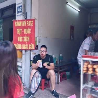 Không gian- Ăn vặt Bánh Mì, Xúc Xích & Trứng Ngải Cứu - Phạm Hồng Thái