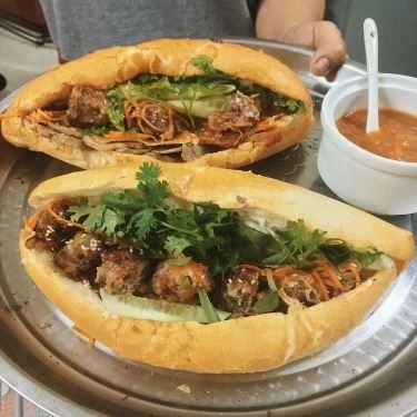 Món ăn- Ăn vặt Ngọc Thuốc C2 - Bánh Mì Kẹp Thịt