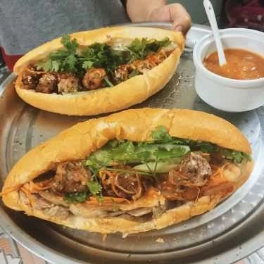 Món ăn- Ăn vặt Ngọc Thuốc C2 - Bánh Mì Kẹp Thịt