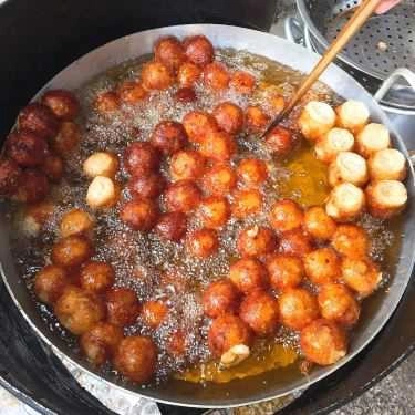Món ăn- Ăn vặt Bánh Rán Cổ Truyền - Hàng Chiếu