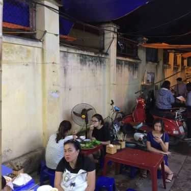 Không gian- Ăn vặt Trần Quán - Bánh Tráng Cuốn Thịt Heo