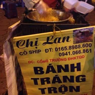 Không gian- Ăn vặt Bánh Tráng Trộn Chị Lan - ĐH Kinh Tế Quốc Dân