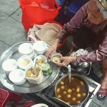 Không gian- Ăn vặt Bánh Trôi Tàu - Hàng Ngang