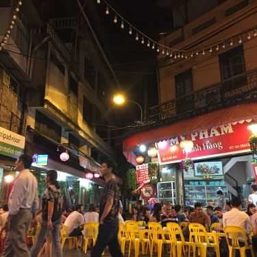 Không gian- Ăn vặt Bia Phố Cổ - Mã Mây