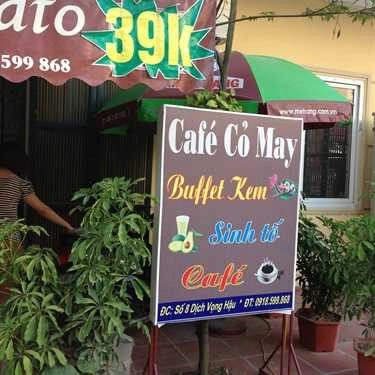 Không gian- Cỏ May Cafe