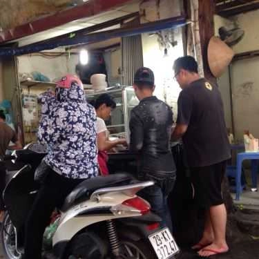Không gian- Ăn vặt Bún Chả - Lương Định Của