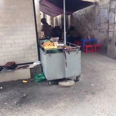 Không gian- Ăn vặt Bún Chả & Nem Rán - Chùa Bộc