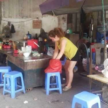 Không gian- Ăn vặt Bún Chả Cô Hương - Chợ Kim Giang
