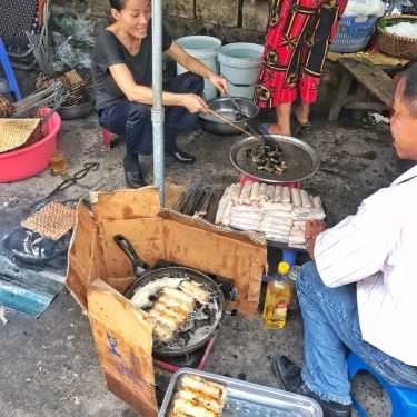 Không gian- Ăn vặt Bún Chả - 121 Phúc Tân