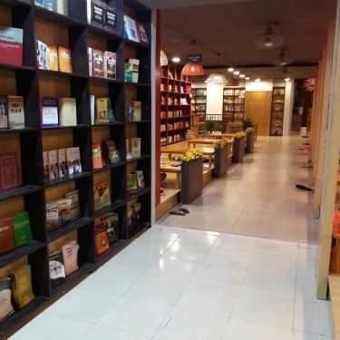 Tổng hợp- Cafe Sách Đông Tây - Lê Văn Thiêm