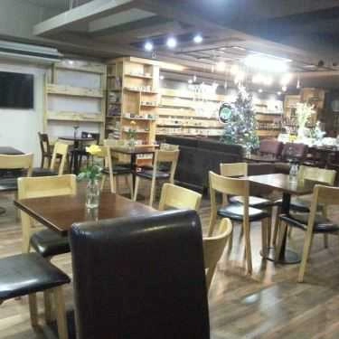 Không gian- Cafe Sách - Nhà Sách Tân Việt