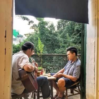 Tổng hợp- Cầm - Quán Nhạc, Sách & Cà Phê - Sixty Square