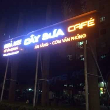 Không gian- Cây Sưa Cafe