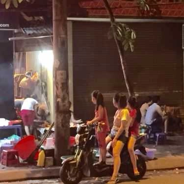 Tổng hợp- Ăn vặt Chân Gà Nướng - Bà Triệu