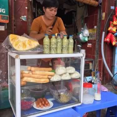 Không gian- Chè, Bánh Mì & Ăn Vặt - Nguyễn Trường Tộ