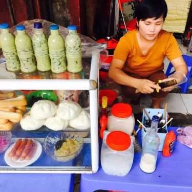 Không gian- Chè, Bánh Mì & Ăn Vặt - Nguyễn Trường Tộ