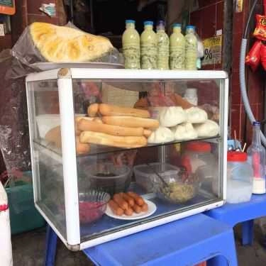 Không gian- Chè, Bánh Mì & Ăn Vặt - Nguyễn Trường Tộ