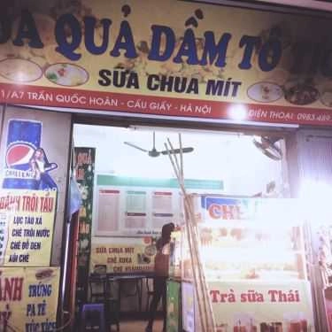 Không gian- Ăn vặt Chè Hoài Linh - Trần Quốc Hoàn
