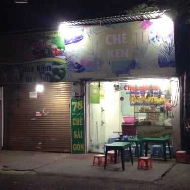 Không gian- Ăn vặt Chè Sài Gòn & Bánh Tráng Sốt Me - Trần Quý Cáp