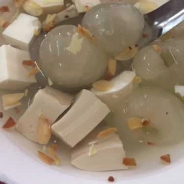 Món ăn- Ăn vặt Chè Khúc Bạch & Bánh Gối