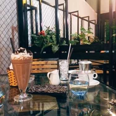 Không gian- A.R.T Coffee