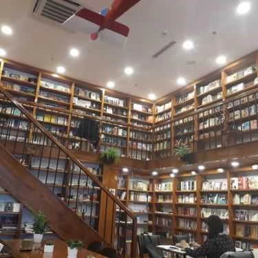 Không gian- Nhã Nam Books N' Coffee