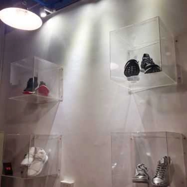 Tổng hợp- Chiin Sneakers Coffee