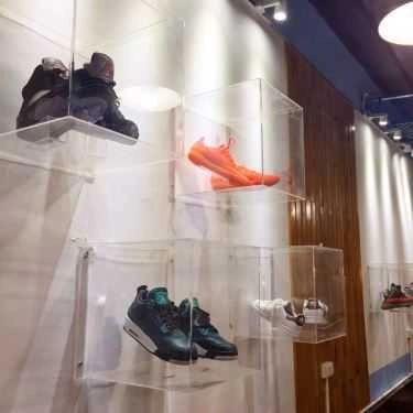 Tổng hợp- Chiin Sneakers Coffee