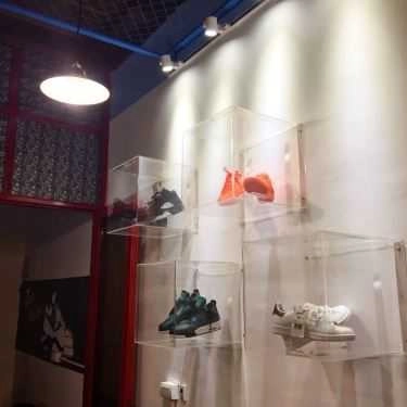 Tổng hợp- Chiin Sneakers Coffee