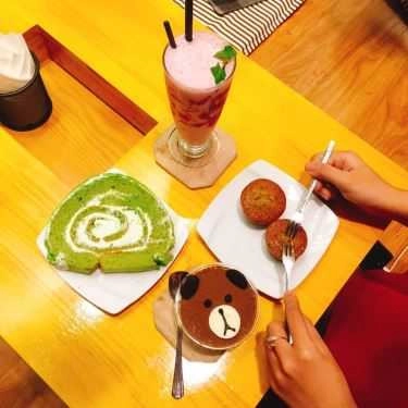 Tổng hợp- Chiin Sneakers Coffee