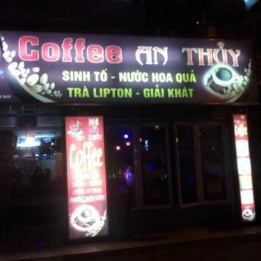 Không gian- An Thuỷ Coffee